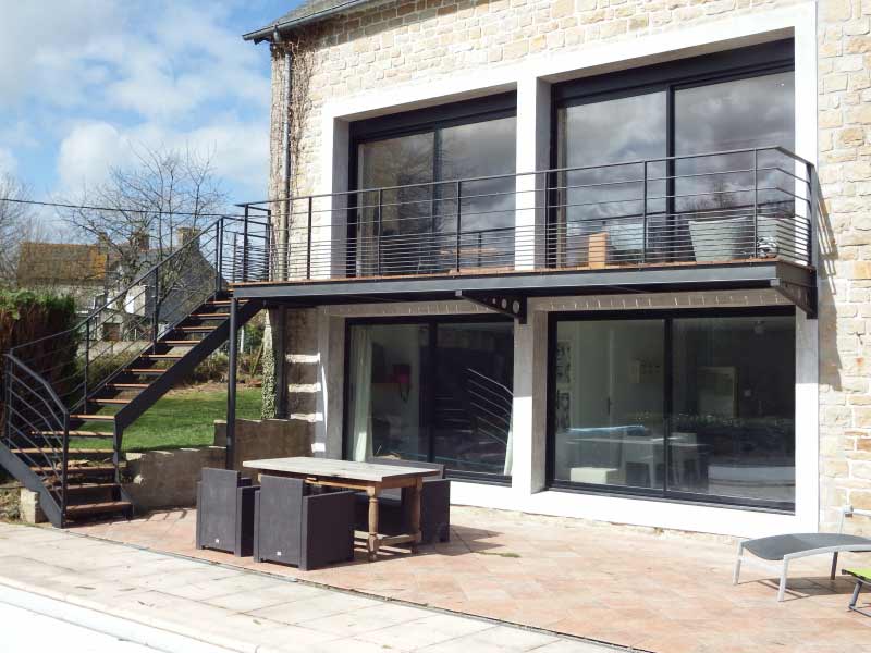 Passerelle extérieur pour maison ancienne